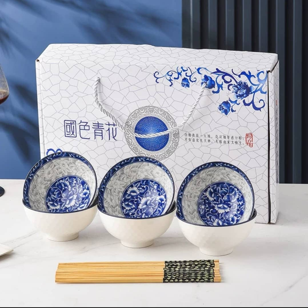 Service de vaisselle en porcelaine bleu et blanc « Beauté Impériale » - Coffret Cadeau avec bols et baguettes